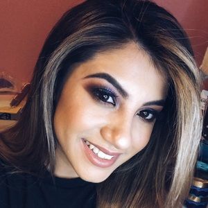 Meet your Posher, Julissa